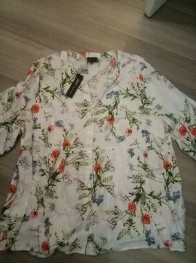 🌁 NWT: JONES NEW YORK; FLORAL WOMEN BLOUSE, LINEN BLEND,  SIZE: 2X PLUS.
